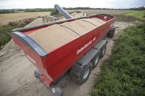TTR46 unloading wheat